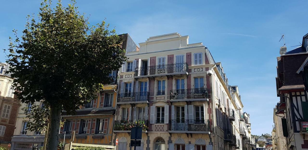 Apartament Duplex 50 M2 Au Pied Des Planches Trouville-sur-Mer Zewnętrze zdjęcie