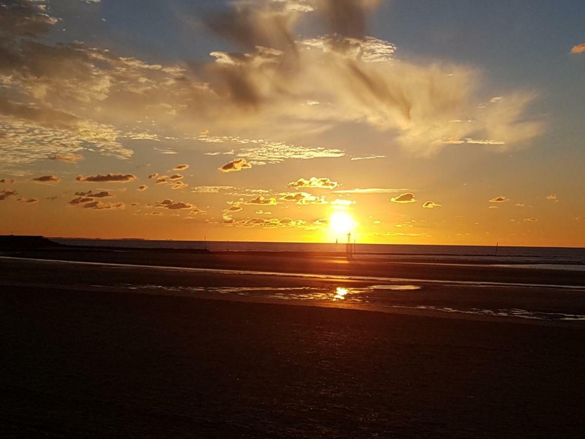 Apartament Duplex 50 M2 Au Pied Des Planches Trouville-sur-Mer Zewnętrze zdjęcie